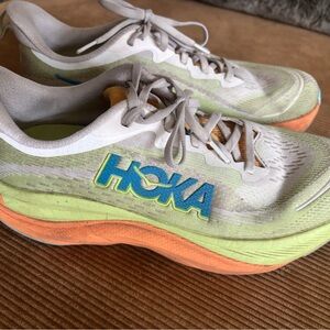 Hoka Skyflow Women’s